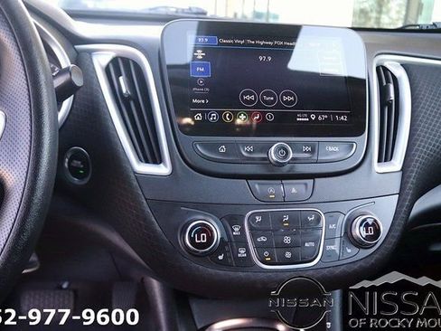 Used 2024 Chevrolet Malibu LT FWD image 19