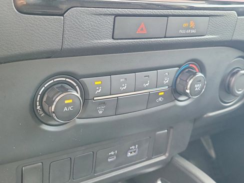 Used 2022 Nissan Frontier SV image 23