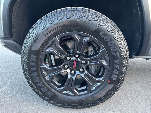 New 2025 GMC Canyon Elevation w/ Convenience Package image 32