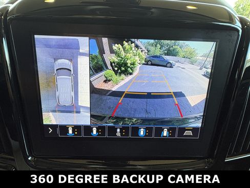 Used 2021 Chevrolet Traverse RS FWD image 18