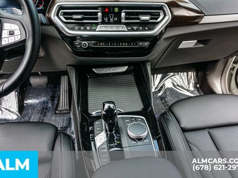 Used 2025 BMW X4 xDrive30i AWD/4WD image 39
