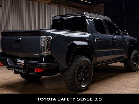 Used 2025 Toyota Tacoma TRD Pro AWD/4WD image 9