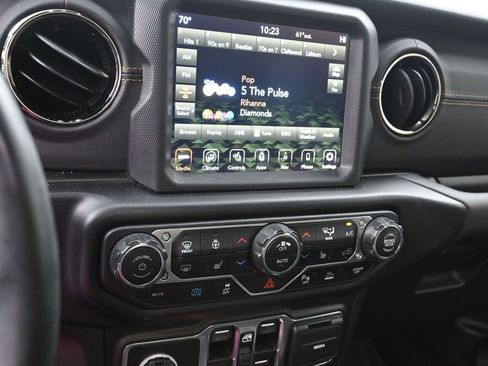 Used 2023 Jeep Wrangler Unlimited Sahara image 16