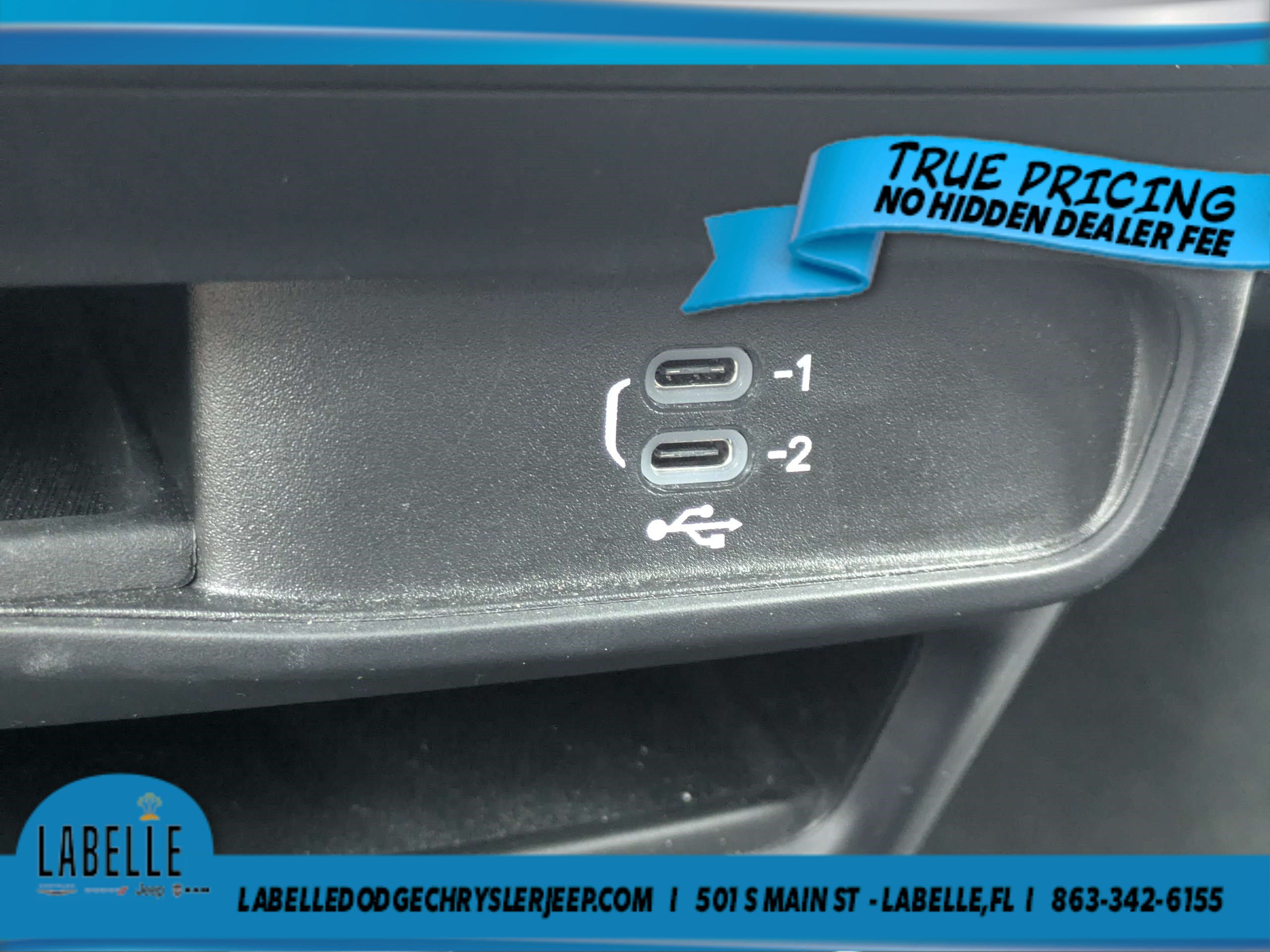 Used 2026 Chrysler Pacifica Select FWD image 30
