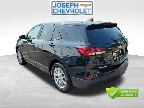 Used 2024 Chevrolet Equinox LS w/ LS Convenience Package FWD image 3