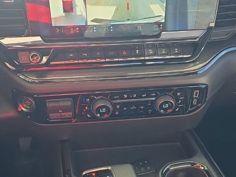 Used 2025 Chevrolet Silverado 1500 ZR2 image 12