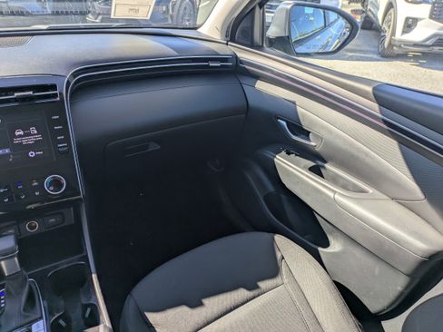 Used 2023 Hyundai Tucson SE image 19