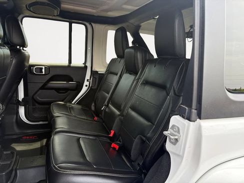 Used 2020 Jeep Wrangler Unlimited Sahara w/ Dual Top Group AWD/4WD image 13