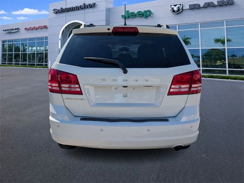 Used 2020 Dodge Journey SE w/ SE Popular Equipment Group image 6