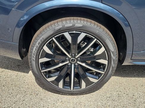 New 2026 Volvo XC90 T8 Ultra w/ Protection Package Premier AWD/4WD image 3