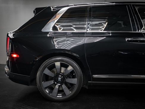 Used 2020 Rolls-Royce Cullinan AWD/4WD image 7