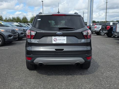 Used 2018 Ford Escape SE w/ SE Sync 3 Package image 6