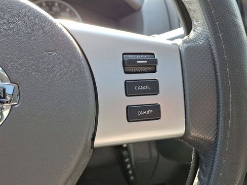 Used 2016 Nissan Frontier SL w/ Moonroof Package image 18