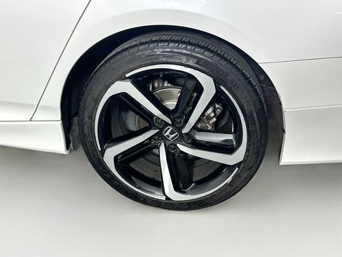 Used 2020 Honda Accord Sport image 11