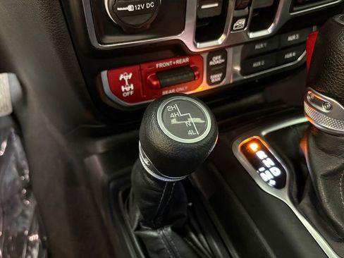 Used 2024 Jeep Wrangler Unlimited Rubicon w/ Technology Group AWD/4WD image 26