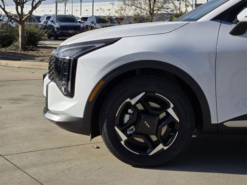 New 2026 Kia Sportage EX image 5