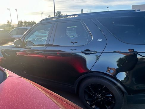 Used 2017 Land Rover Discovery SE AWD/4WD image 8
