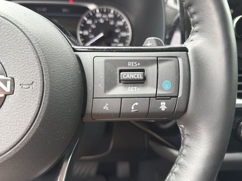 Used 2024 Nissan Pathfinder SL w/ SL Premium Package FWD image 15