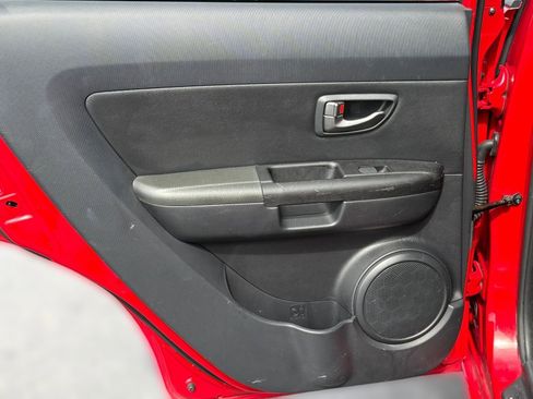 Used 2011 Kia Soul + image 21