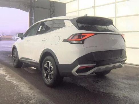 Used 2025 Kia Sportage LX image 3