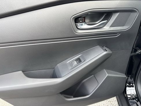 Used 2025 Honda Accord Sport image 34