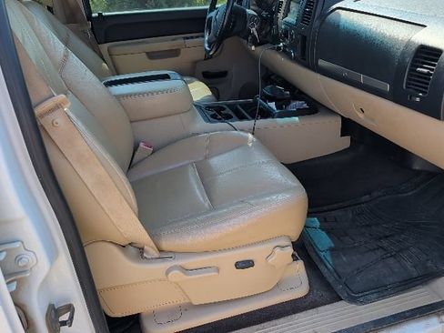 Used 2011 GMC Sierra 1500 SLE w/ Power Tech Package AWD/4WD image 9