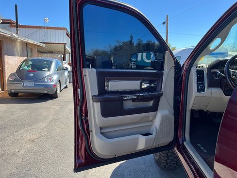 Used 2017 RAM 1500 Laramie w/ Convenience Group image 12