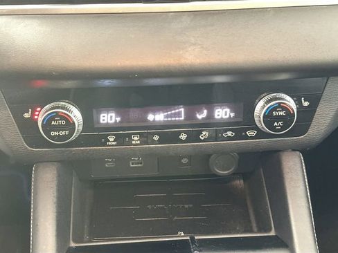 Used 2023 Mitsubishi Outlander SE image 15