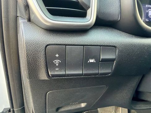Used 2022 Kia Sportage LX AWD/4WD image 16