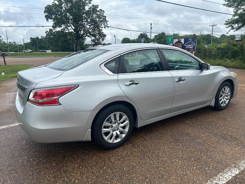 Used 2015 Nissan Altima 2.5 S w/ Power Driver Seat Package FWD image 4