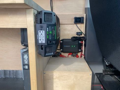 Used 2024 Ford Transit 250 Low Roof RWD image 17