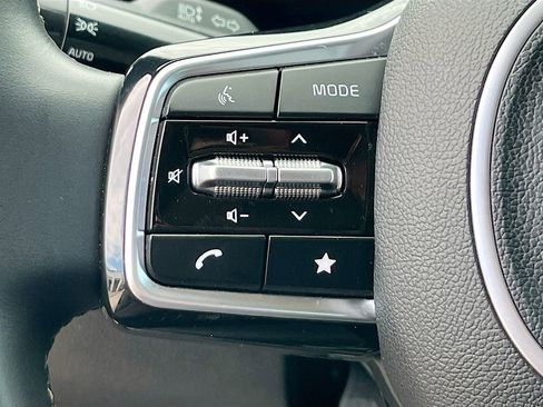 Certified 2024 Kia Sorento S FWD image 18