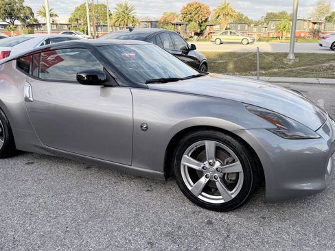Used 2009 Nissan 370Z Touring image 7