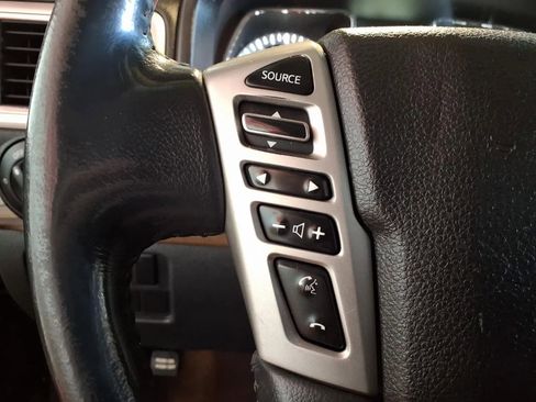 Used 2017 Nissan Titan SL image 23