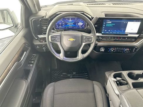 Used 2024 Chevrolet Silverado 1500 LT AWD/4WD image 10
