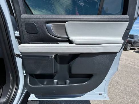 Used 2025 Ford Expedition Max Platinum w/ Driver's Package AWD/4WD image 49