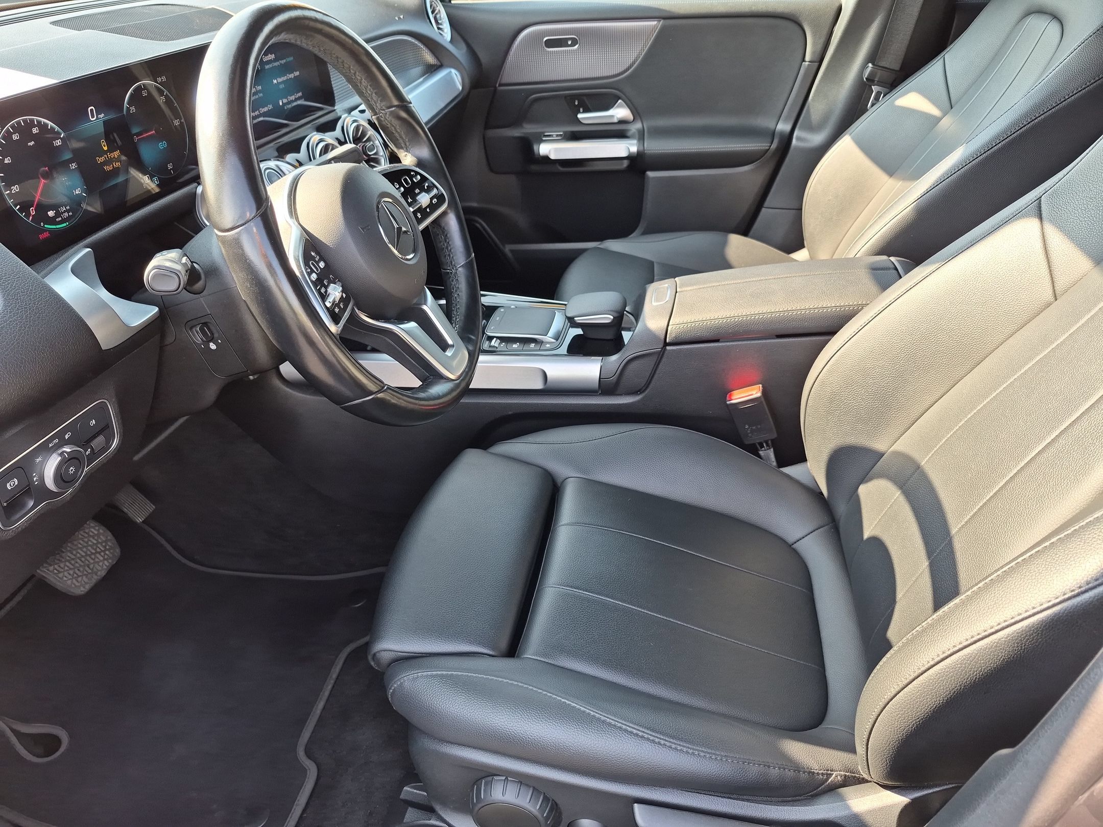 Used 2022 Mercedes-Benz EQB 350 4MATIC image 15