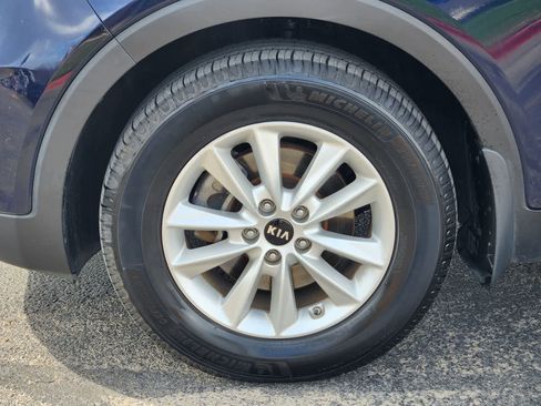 Used 2020 Kia Sorento LX w/ LX I4 Convenience Package image 9