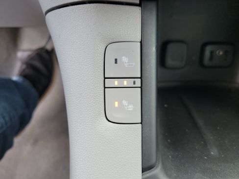 Used 2018 GMC Acadia SLT image 32