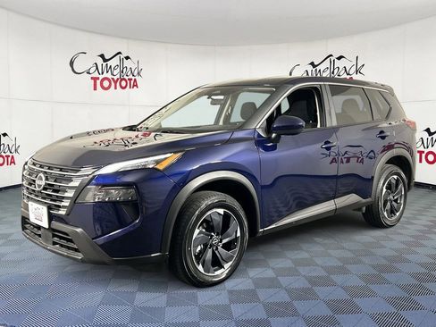 Used 2025 Nissan Rogue SV image 4