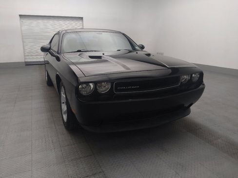 Used 2014 Dodge Challenger SXT RWD image 14