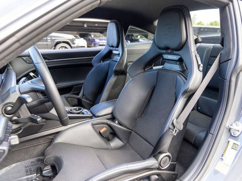 Used 2025 Porsche 911 GT3 RWD image 5
