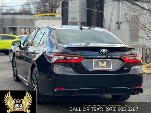Used 2024 Toyota Camry SE image 6