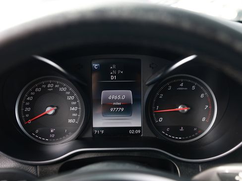 Used 2019 Mercedes-Benz GLC 300 w/ Premium Package image 32