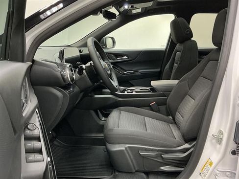 New 2027 Chevrolet Equinox LT w/ Safety and Technology Package AWD/4WD image 8