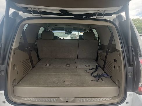 Used 2017 GMC Yukon SLT AWD/4WD image 18