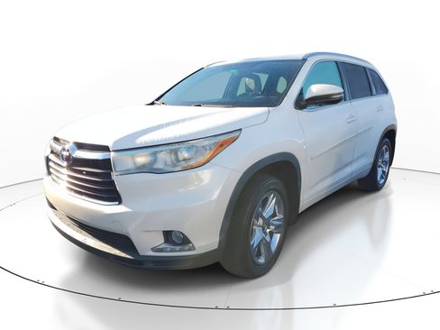 Used 2016 Toyota Highlander Limited image 3