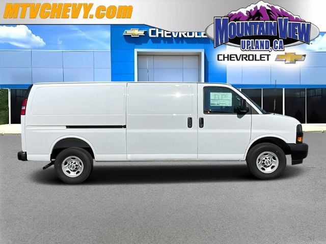 New 2026 Chevrolet Express 2500 Extended w/ Communications Package RWD image 1