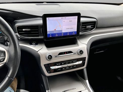 Used 2021 Ford Explorer XLT w/ Equipment Group 202A AWD/4WD image 6