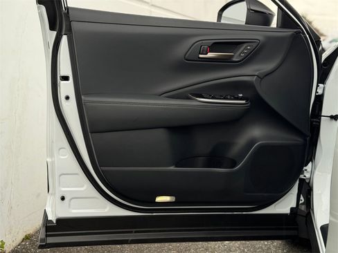 Certified 2026 Toyota Crown Limited w/ Advanced Technology Package image 9